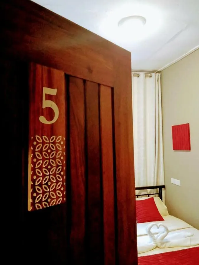 Mahali Guesthouse, Makindye Hill Кампала