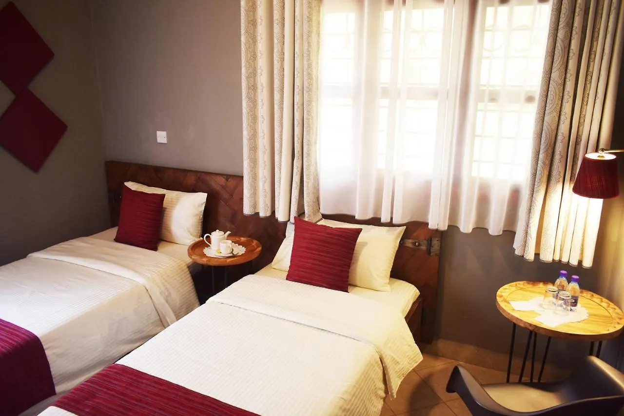 Mahali Guesthouse, Makindye Hill Кампала Отель