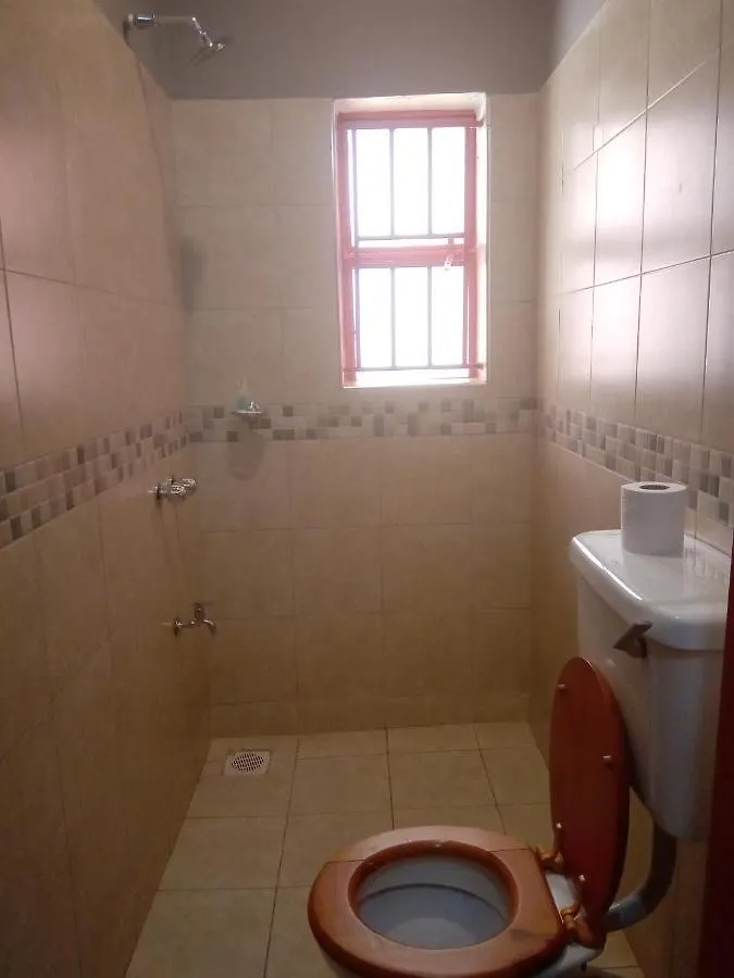 Mahali Guesthouse, Makindye Hill Кампала Отель